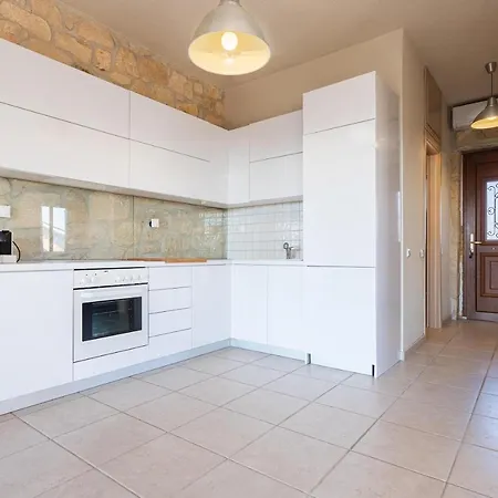 Pure White Elani * Siviri